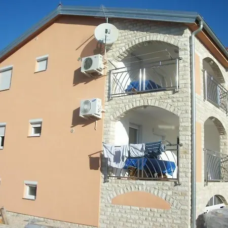 Apartment Geraeumige
